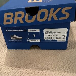 Brooks Glycerin StealthFit 22 Women's Shoes - White and Black.  Never worn. NWB